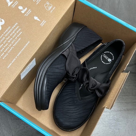 Bzees Black Women's Playful Sneaker Size 7.5 New in Box! - Picture 3 of 5